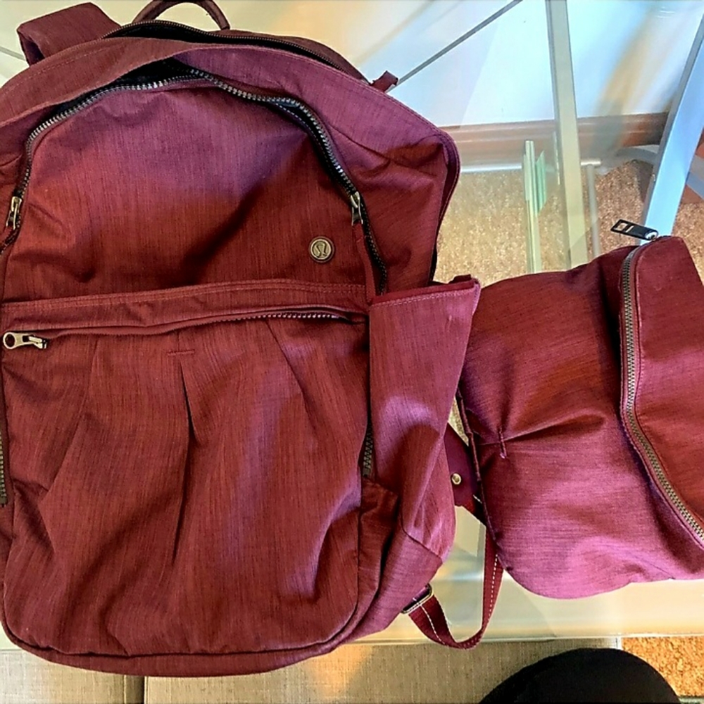 ๐๏ธ Lululemon Backpack Excellent Condition Maroon - Picture 6 of 6